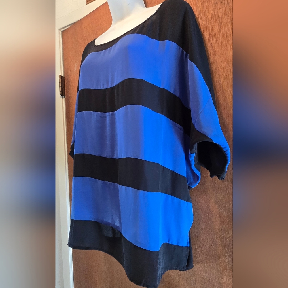 HOST PICK! ππRock & Republic Black & Blue Stripped Women's Blouse SzL NWT - Picture 2 of 5